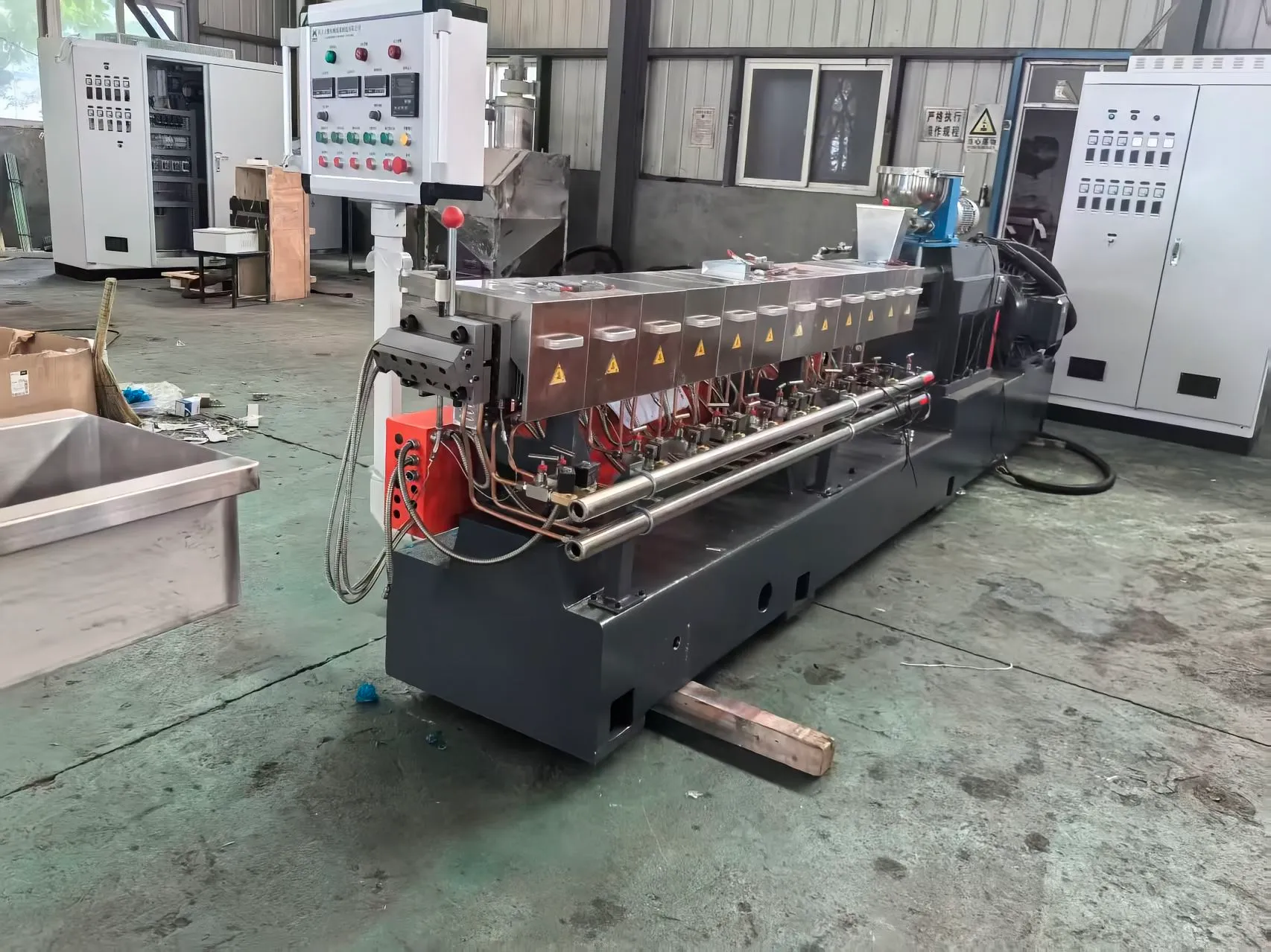 UET Machine Twin Screw Extruder Factory