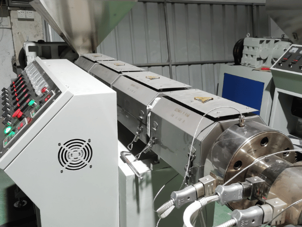 UET Machine Twin Screw Extruder Factory