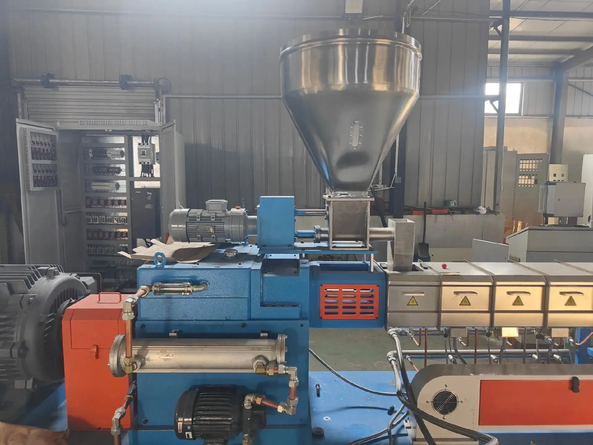 UET Machine Twin Screw Extruder Factory