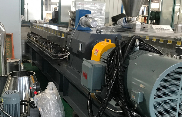 UET Machine Twin Screw Extruder Factory