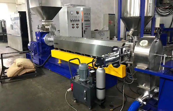UET Machine Twin Screw Extruder Factory