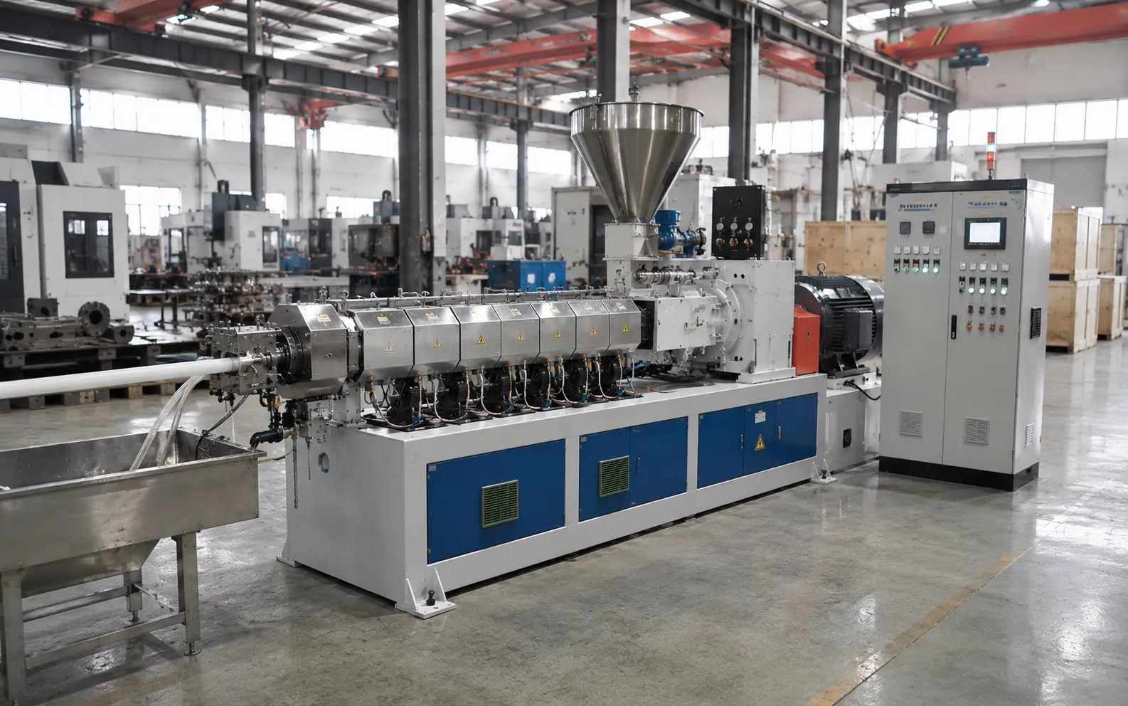 Single screw extruder running trial during 72-hour full-load test at UET Machine factory