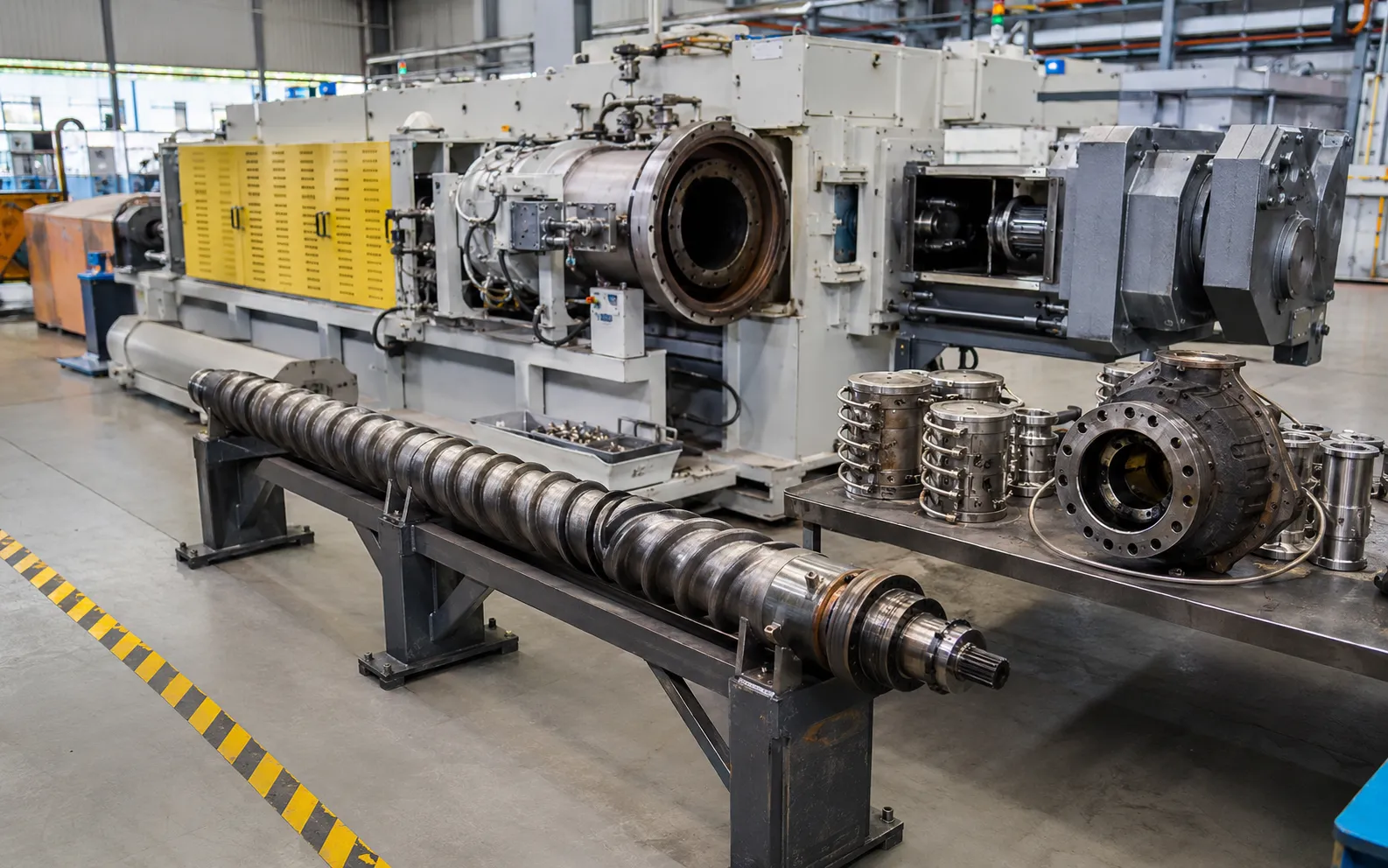 annual full service overhaul with screw barrel replacement on wire cable extruder at uet machine china